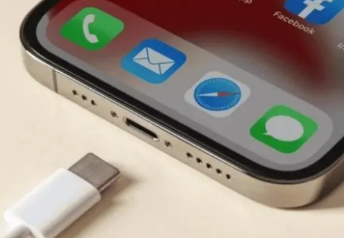 禹王台苹果15维修分享iPhone15改USB-C接口后能和安卓用户互借充电器吗 